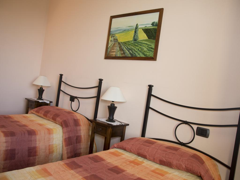 B&B La Gibiana Костильоле-д'Астри Номер фото